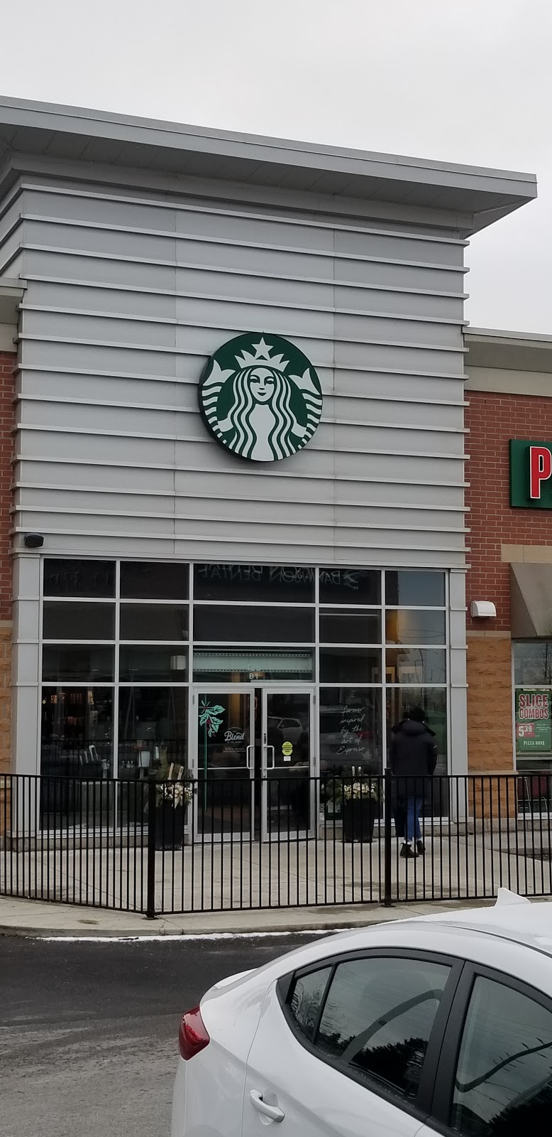 Starbucks | 129 Pedersen Dr Building B Unit 1, Aurora, ON L4G 0E3, Canada | Phone: (905) 841-6772