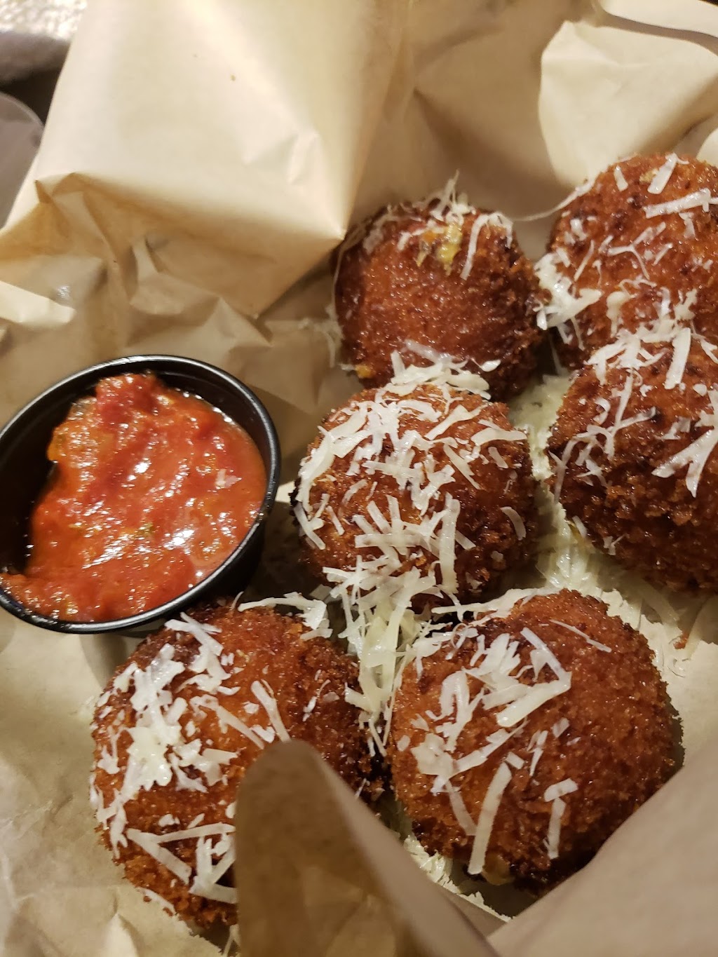 Kelseys Original Roadhouse | 558 Queenston Rd, Hamilton, ON L8K 1K2, Canada | Phone: (905) 661-1212