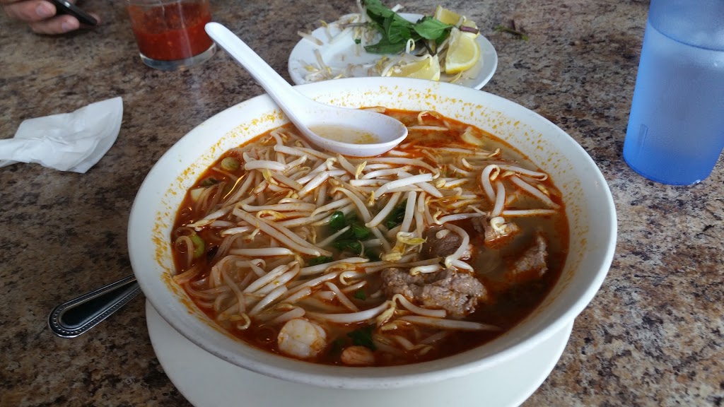 Noodle 42 Restaurant | 13847 42 St NW, Edmonton, AB T5Y 3E1, Canada | Phone: (780) 475-6363