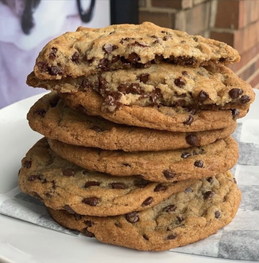 Cinnaholic | 1035 King St W, Hamilton, ON L8S 1L6, Canada | Phone: (905) 521-1121