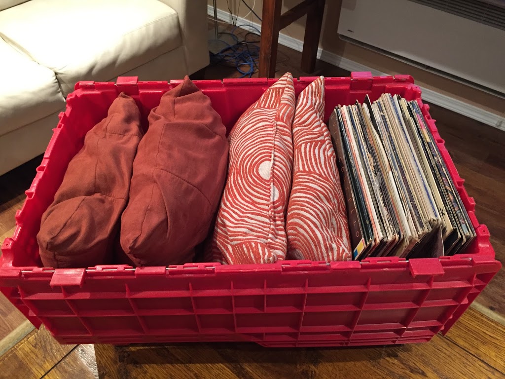 Saynotocardboard eco friendly moving totes | 996 Powell St, Vancouver, BC V6A 1B8, Canada | Phone: (778) 316-1712