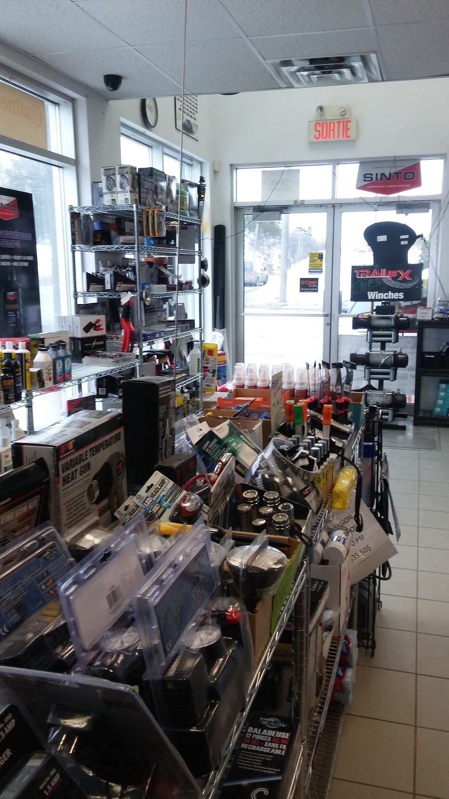 Pièces DAutos Ste-Geneviève | 1137 Boul. Sainte-Geneviève, Chicoutimi, QC G7G 2G5, Canada | Phone: (418) 696-2886