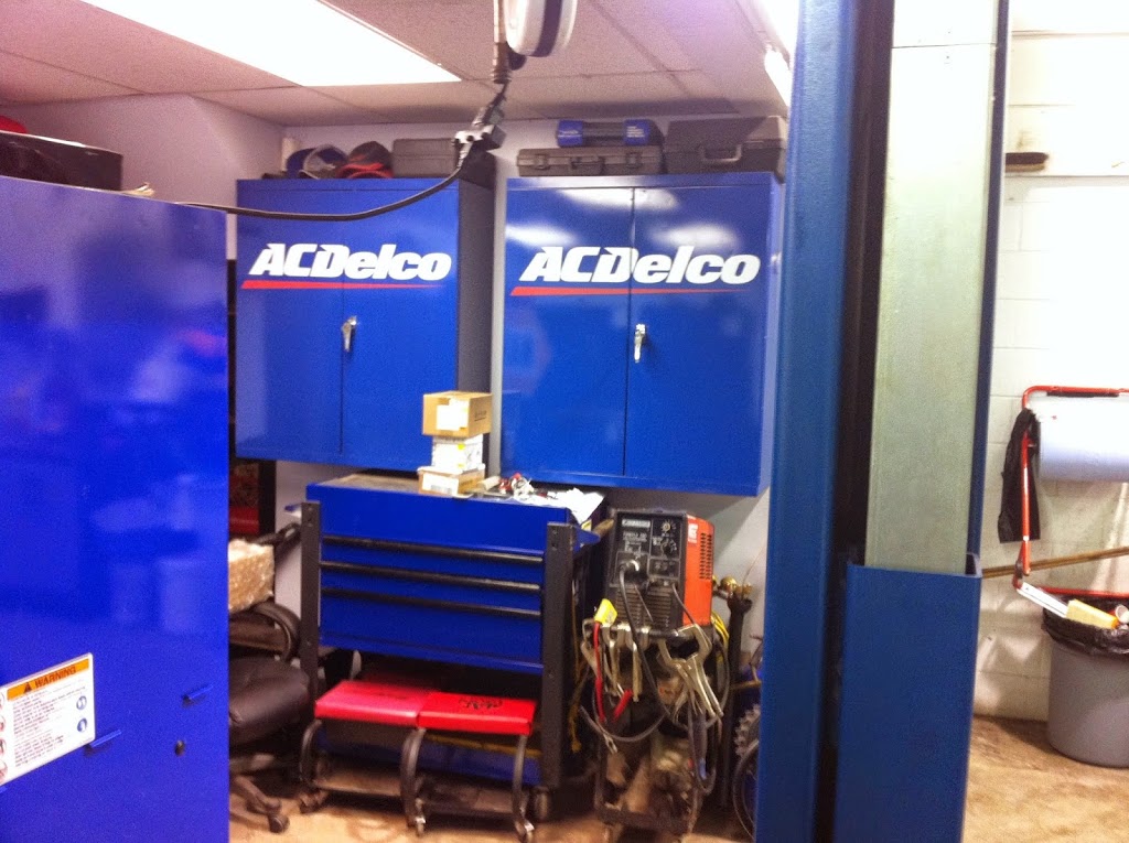Universal Garage | 150 Binnington Ct, Kingston, ON K7M 8N1, Canada | Phone: (613) 777-1102