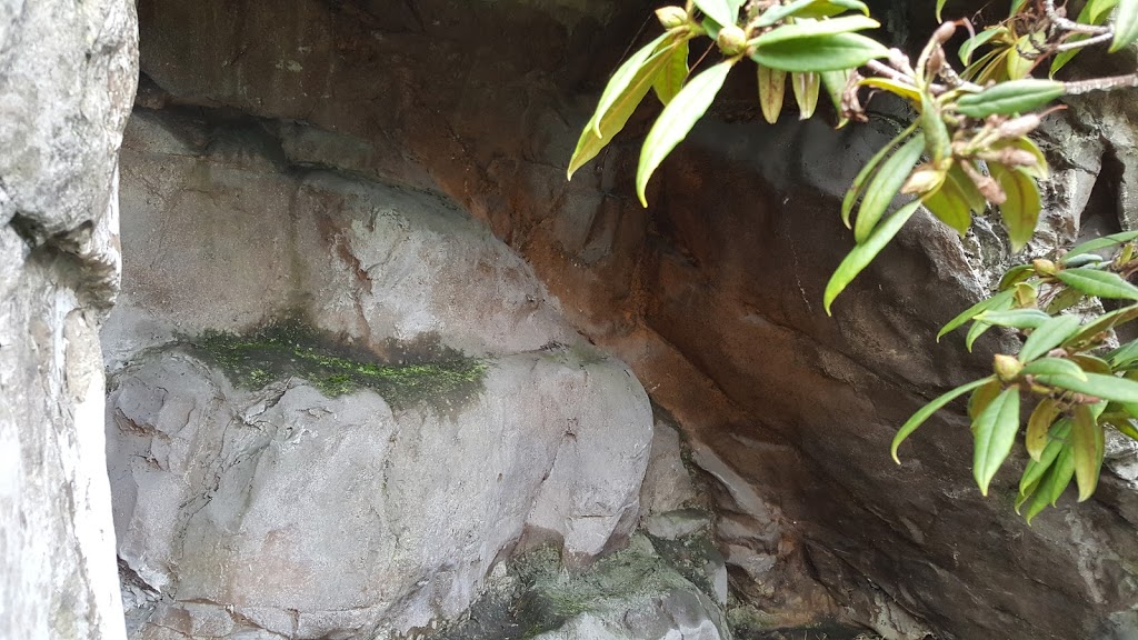 Rocky Waterfall - Artificial Rock Pondless Waterfalls | 17304 96 Ave, Surrey, BC V4N 6H4, Canada | Phone: (888) 832-2242