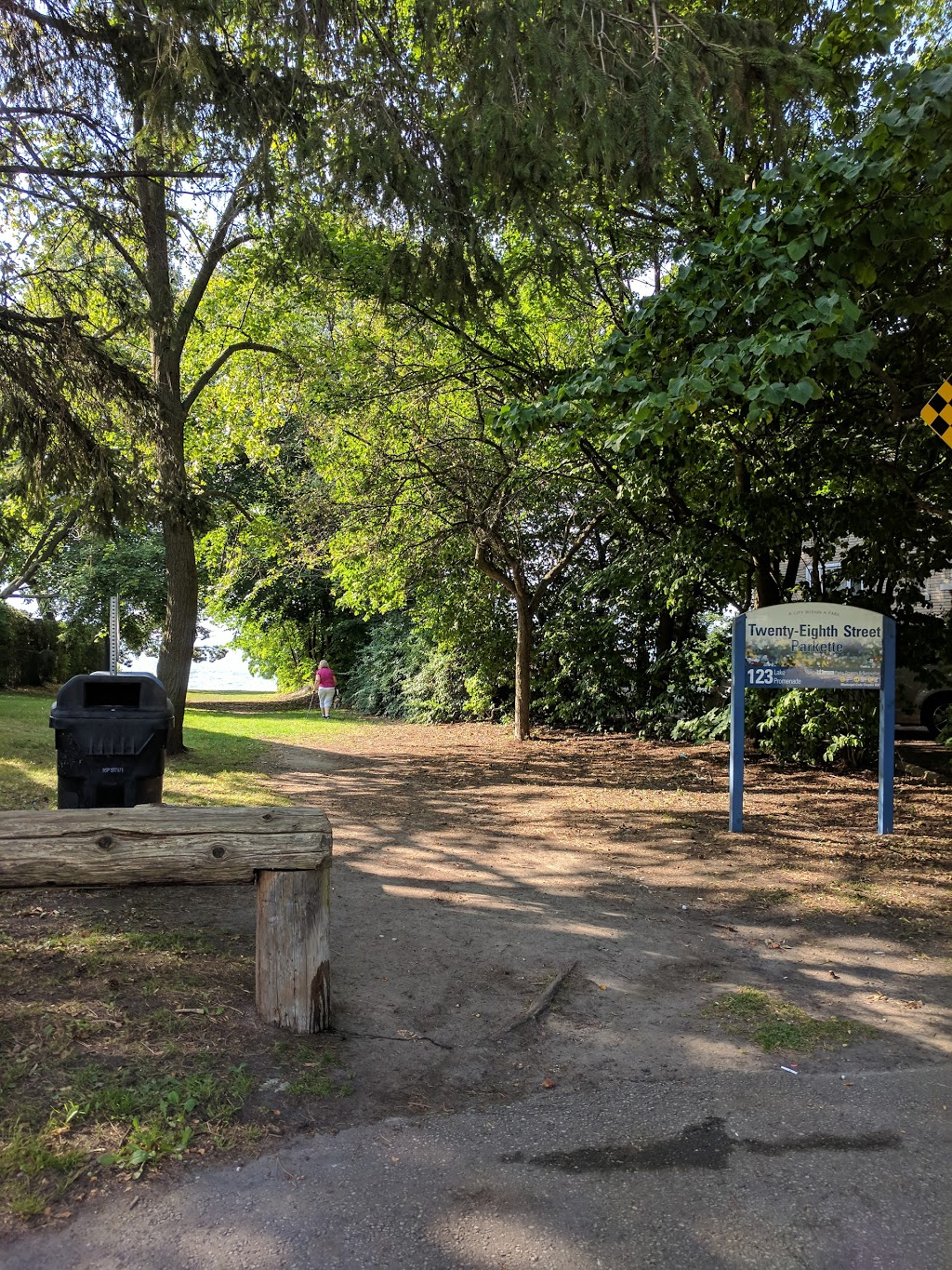 Twenty Eighth Street Park | 123 Lake Promenade, Etobicoke, ON M8W 1A2, Canada