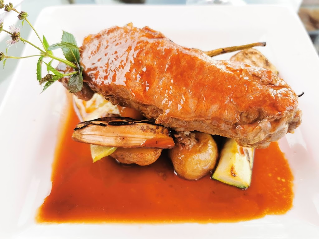 SummerKiss Restaurant | 1014 Lois Lane, Minden, ON K0M 2L1, Canada | Phone: (705) 454-8000