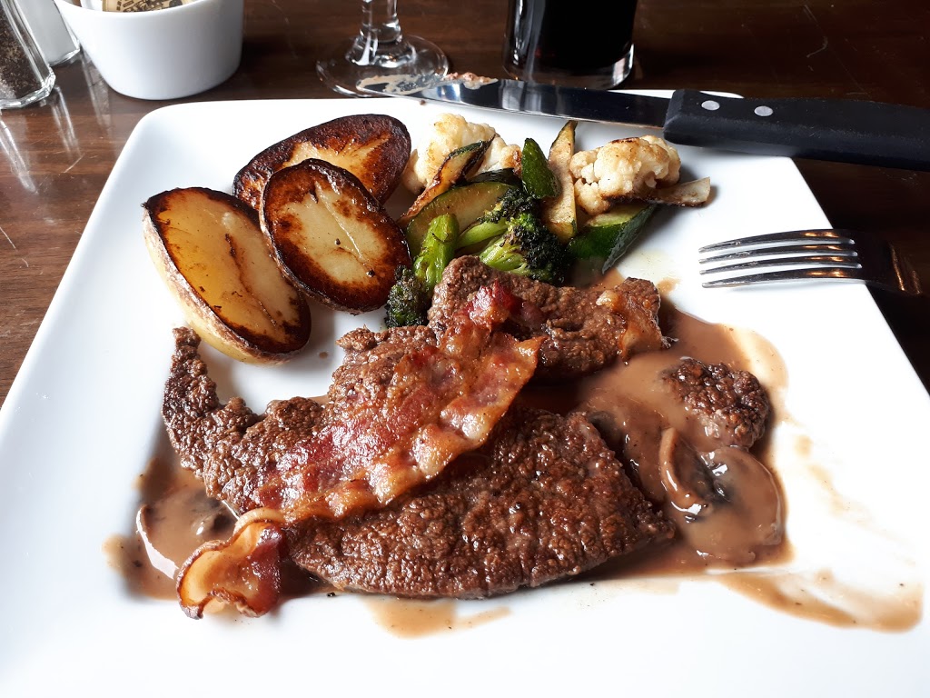 Pub LOurs Noir | 4 Rue Saint Joseph, Warwick, QC J0A 1M0, Canada | Phone: (819) 358-5108