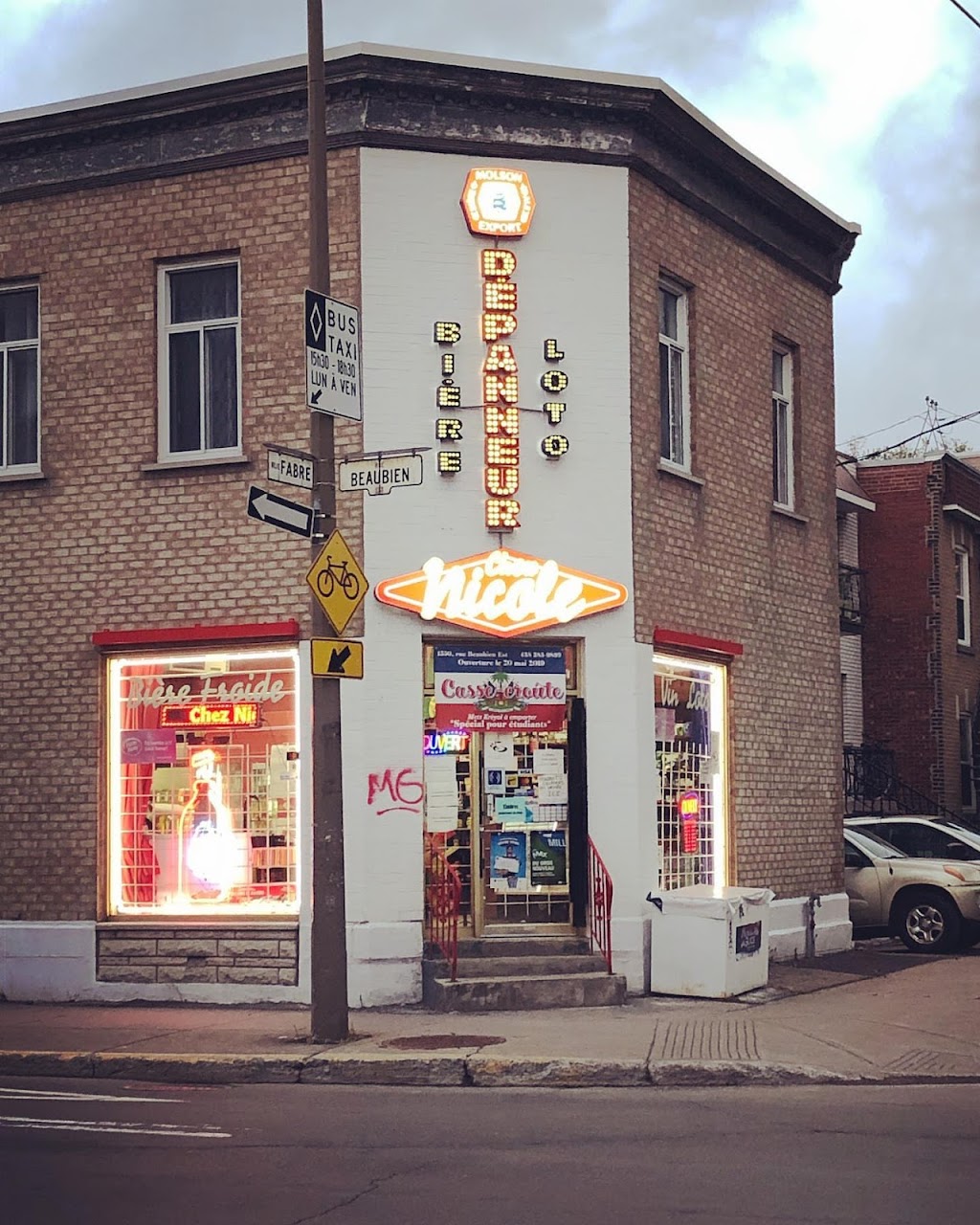 Dépanneur Chez Suzanne | 1550 Rue Beaubien E, Montréal, QC H2G 1L2, Canada | Phone: (438) 383-9899