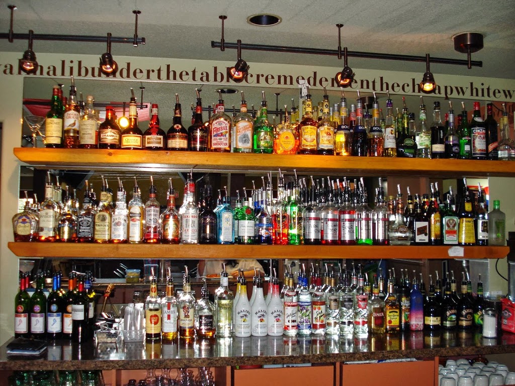 Brothers Tavern | 420 Main St, Sicamous, BC V0E 2V0, Canada | Phone: (250) 836-2337