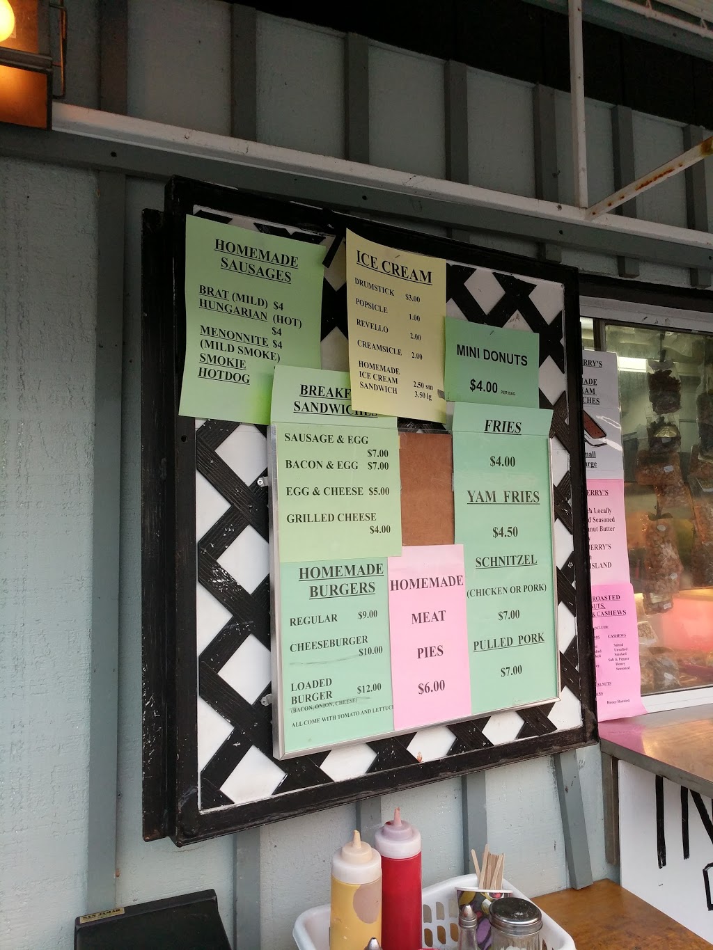 Village Fare | 495 Dalton Dr, Mayne Island, BC V0N 2J0, Canada