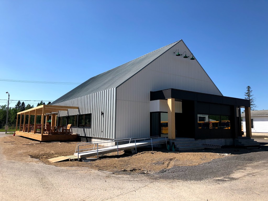 Chez Boub | 840 Boulevard du Lac, Québec, QC G2M 0C9, Canada | Phone: (418) 841-2682