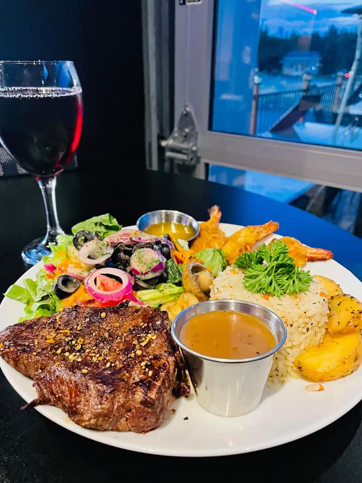 Capi10 Resto-Bar | 371 Boulevard St Luc, Val-des-Sources, QC J1T 2W4, Canada | Phone: (819) 452-4566