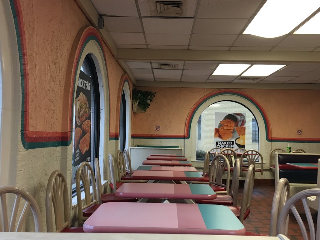 Taco Bell | 744 Queenston Rd, Hamilton, ON L8G 1A4, Canada | Phone: (905) 573-0733