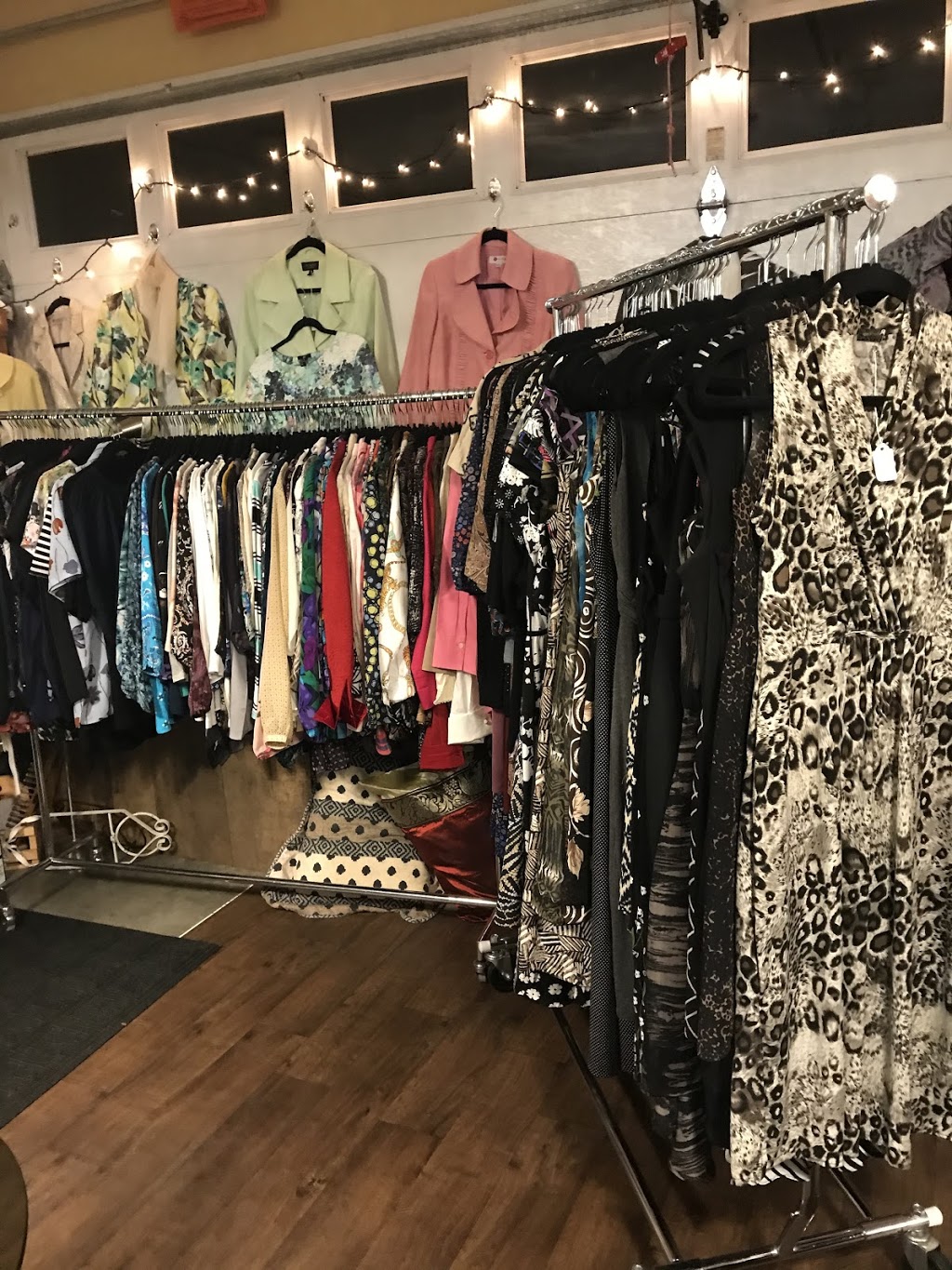 My Little Dress Shop | 7146 Vipond Rd, Nanaimo, BC V9T 6H1, Canada | Phone: (250) 713-3434