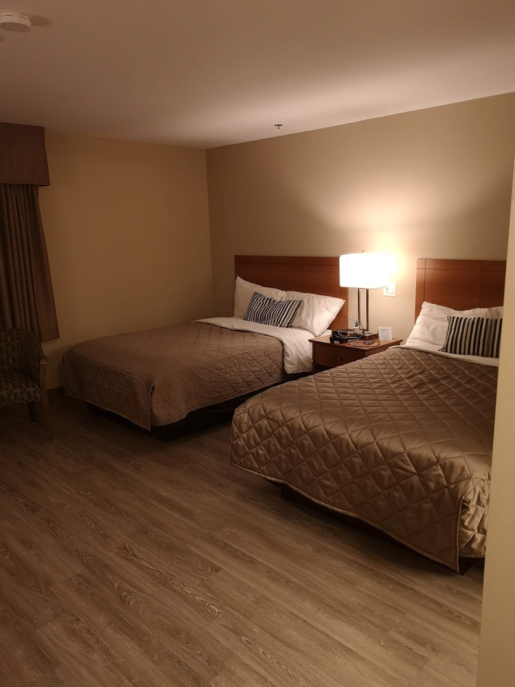 Coastal Inn Dartmouth | 379 Windmill Rd, Dartmouth, NS B3A 1J6, Canada | Phone: (800) 565-1565