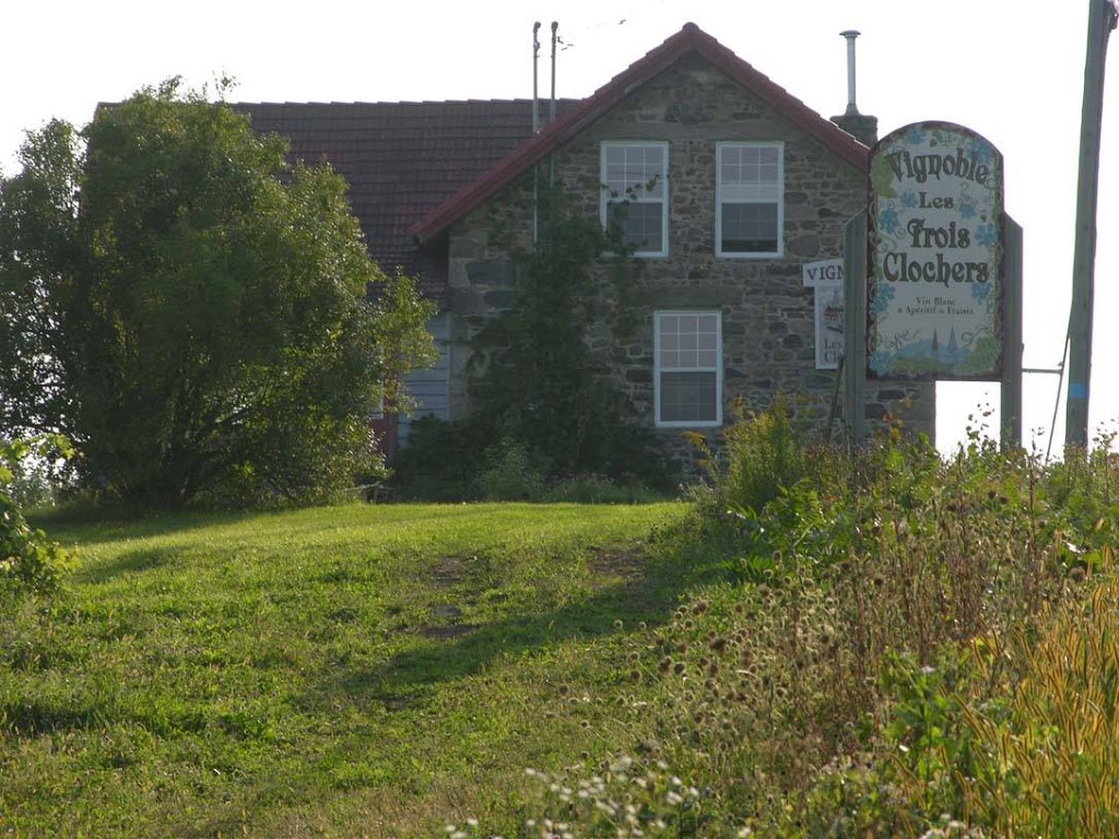 Trois Clochers | 341 Rue Bruce, Dunham, QC J0E 1M0, Canada | Phone: (450) 295-2034