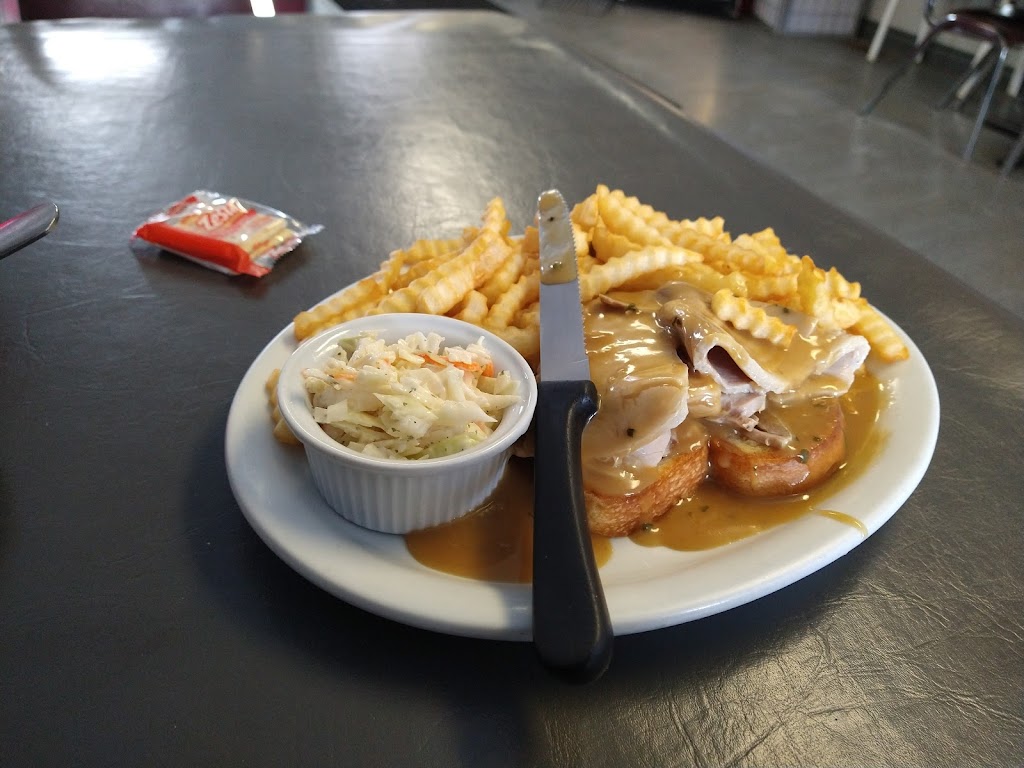 Marions Burger Bar | 312 Railway Ave, Spiritwood, SK S0J 2M0, Canada | Phone: (306) 883-2346