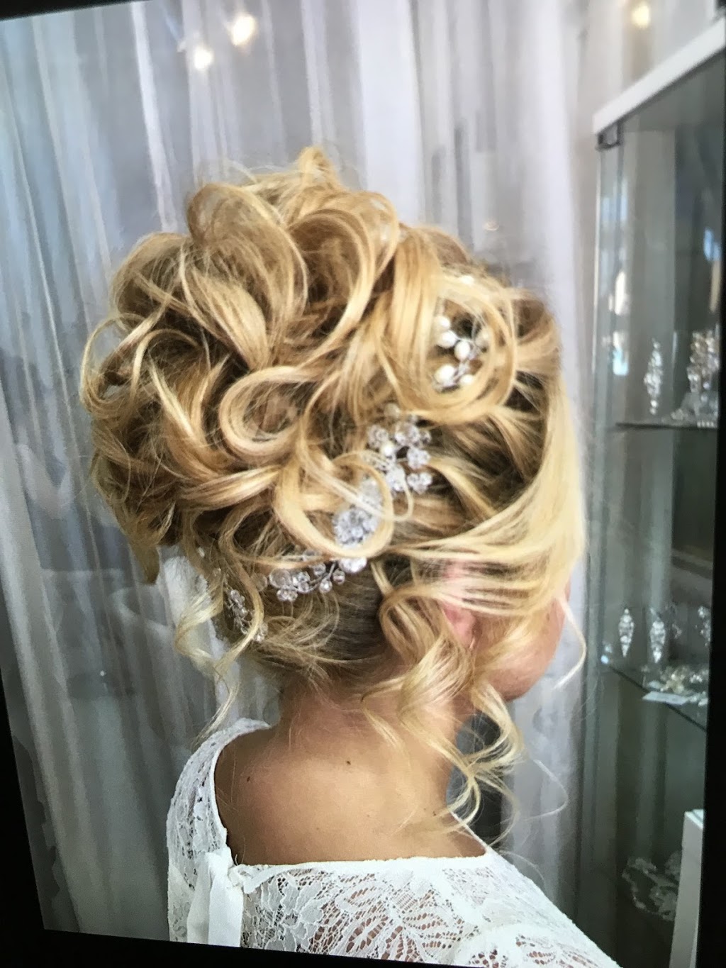 Hairmasters | 4141 Dixie Rd, Mississauga, ON L4W 1V5, Canada | Phone: (905) 625-6660