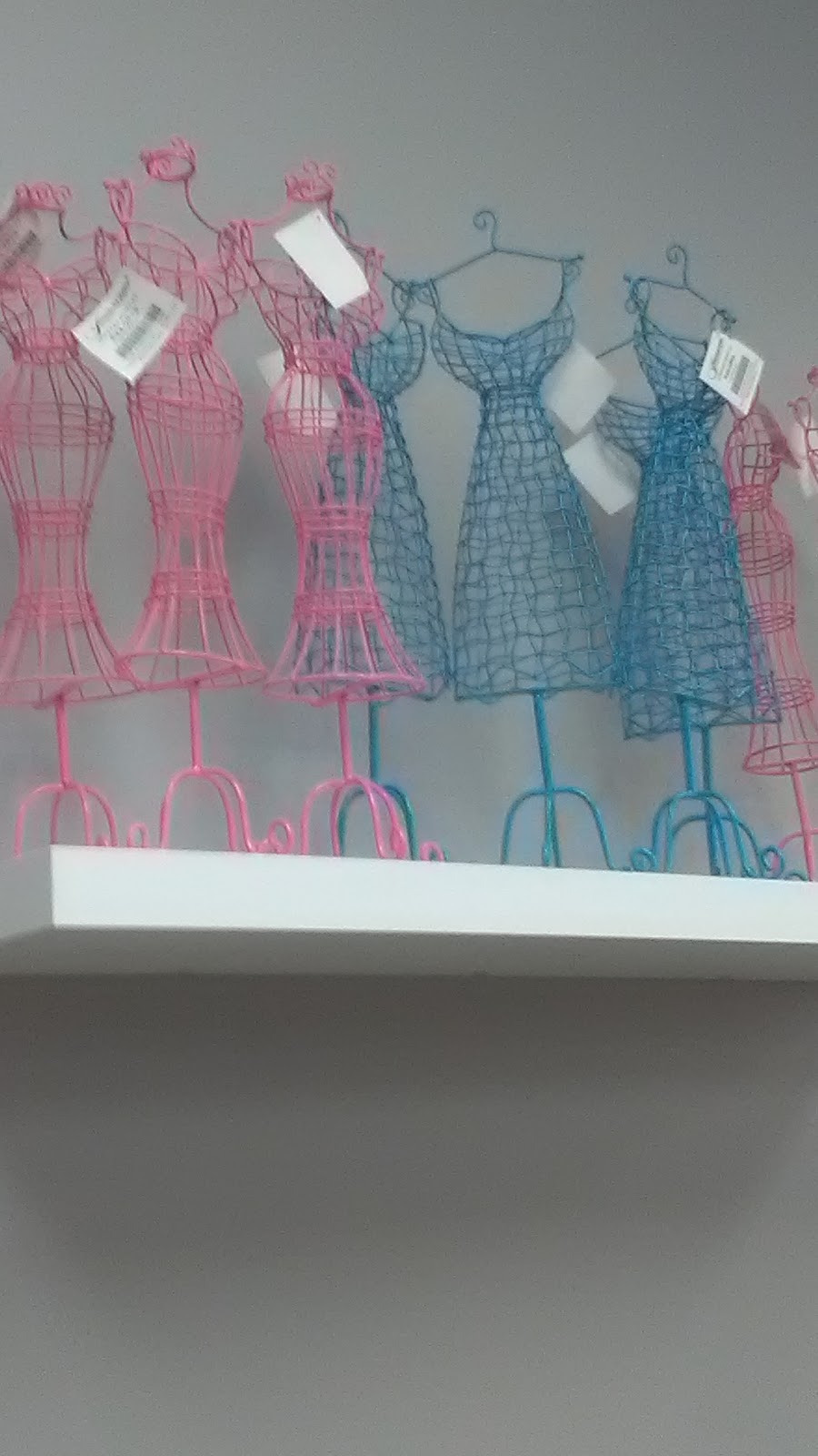 Fabricland | Londonderry Mall, 2200 137 Ave NW, Edmonton, AB T5C 3C8, Canada | Phone: (780) 478-0435