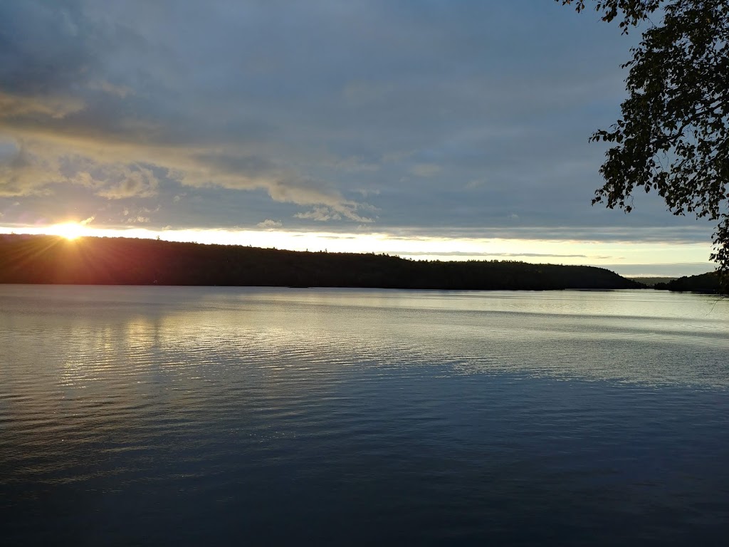 Classic Lane Getaway | Kashagawi Ln, Algonquin Highlands, ON K0M 1J2, Canada | Phone: (647) 261-3683