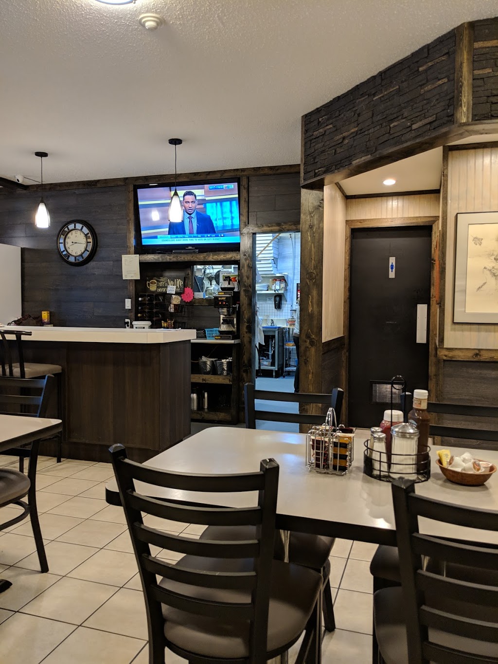 Lagimodière Restaurant | 1 MB-302, Richer, MB R0E 1S0, Canada | Phone: (204) 422-5482