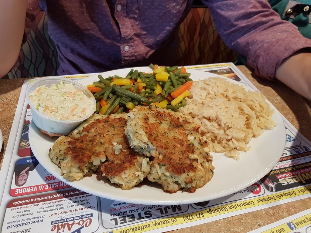 Hynes Restaurant | 495 Mountain Rd, Moncton, NB E1C 2N4, Canada | Phone: (506) 382-3432