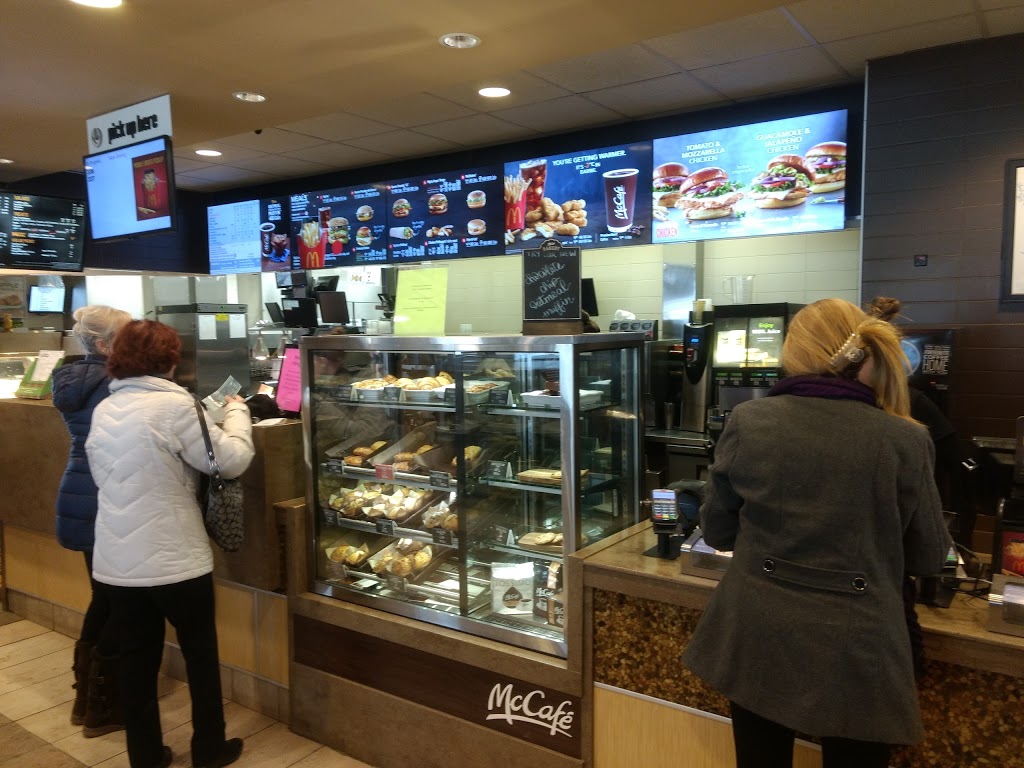 McDonalds | 446 Bayfield St, Barrie, ON L4M 5A2, Canada | Phone: (705) 726-2123