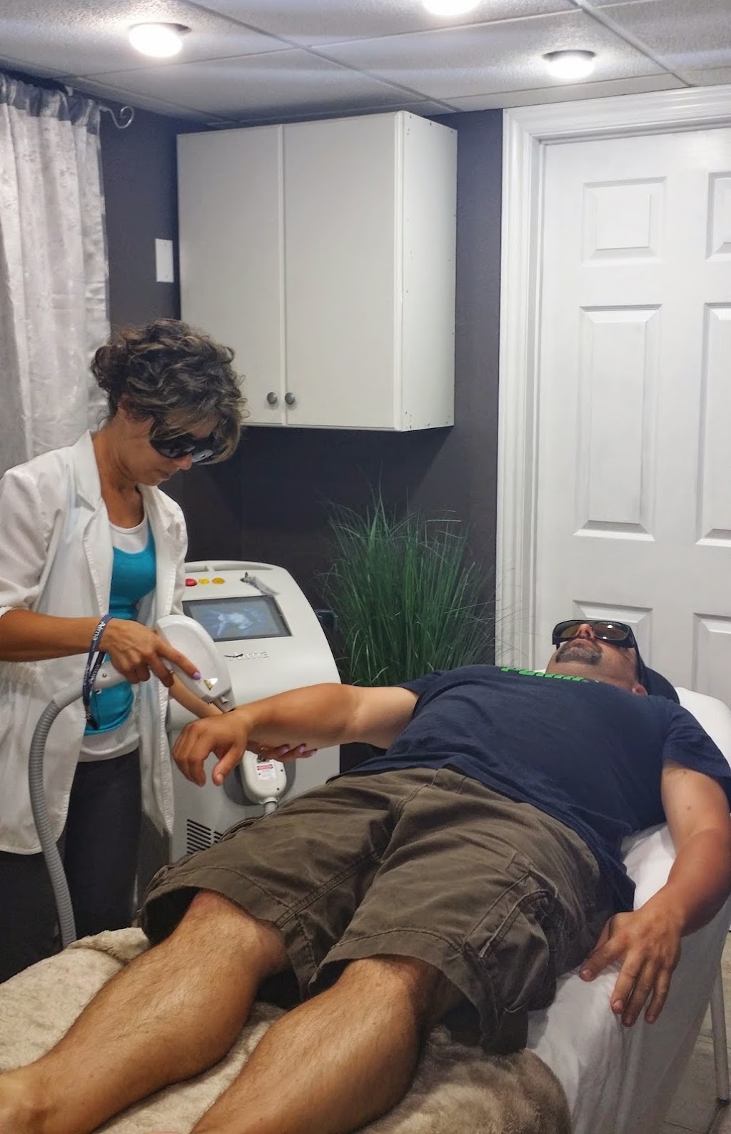 LA Laser Niagara | 4190 Kalar Rd, Niagara Falls, ON L2H 1S8, Canada | Phone: (905) 358-8924