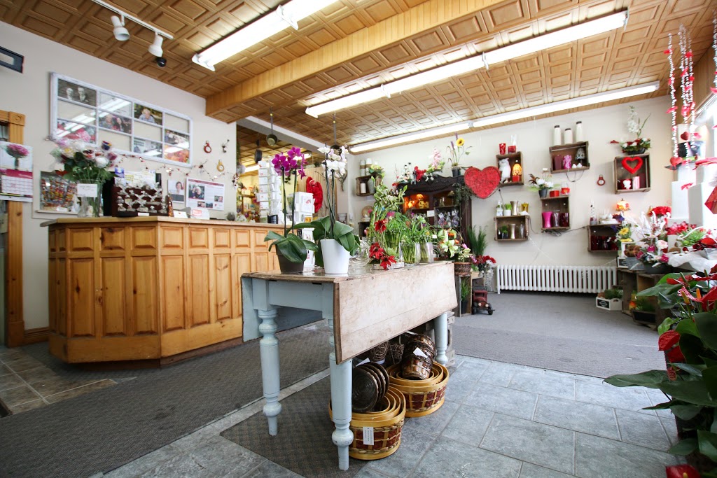Maison Montcalm Fleuriste | 210 Rue York, Granby, QC J2G 2B8, Canada | Phone: (450) 372-3925