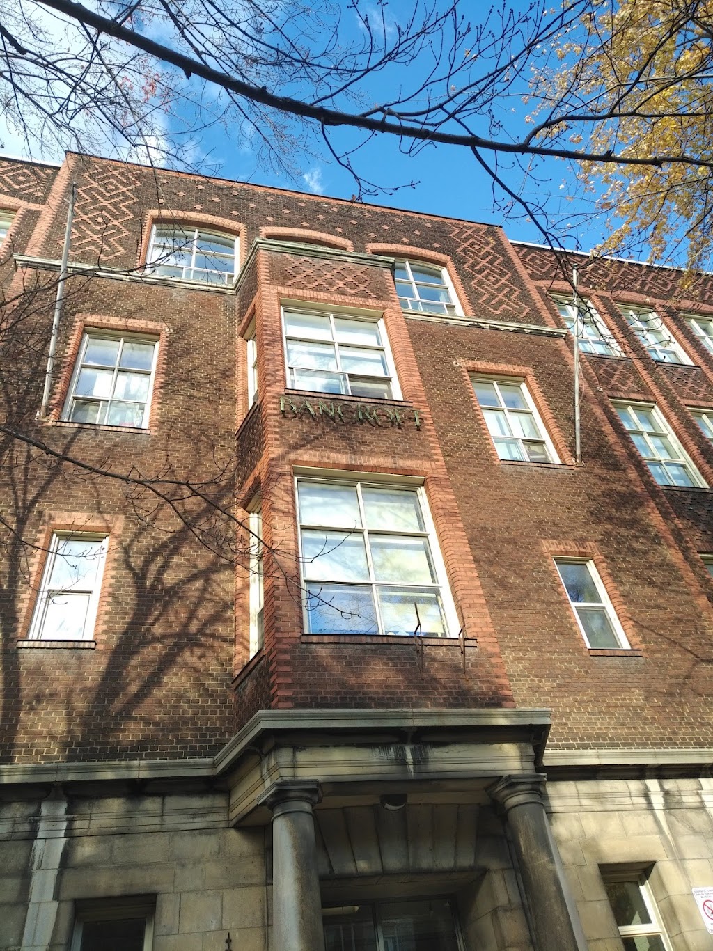 Bancroft Elementary School | 4563 Rue Saint-Urbain, Montréal, QC H2T 2V9, Canada | Phone: (514) 845-8031