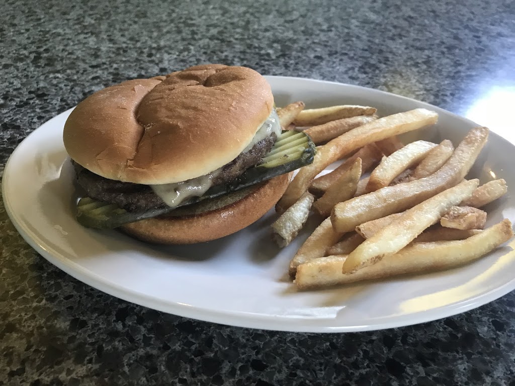 Mom’s Bar and Grill | 8874 Bender Rd #101, Lynden, WA 98264, USA | Phone: (360) 392-0397