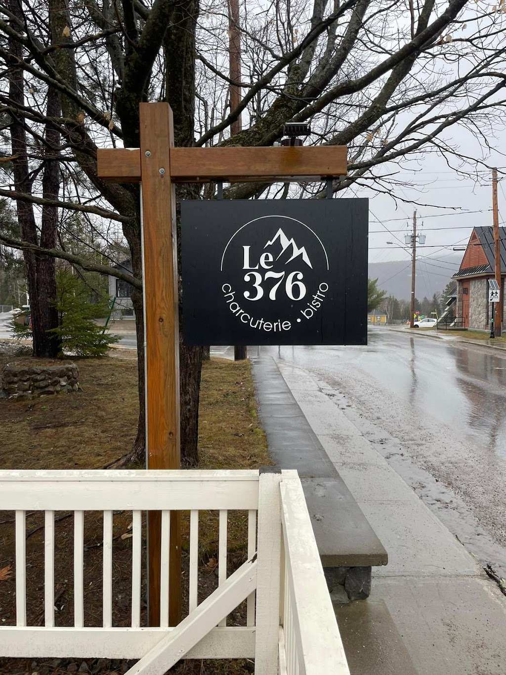 Le 376 - Charcuterie • Bistro | 376 Rue Allard, Saint-Donat-de-Montcalm, QC J0T 2C0, Canada | Phone: (819) 424-0303
