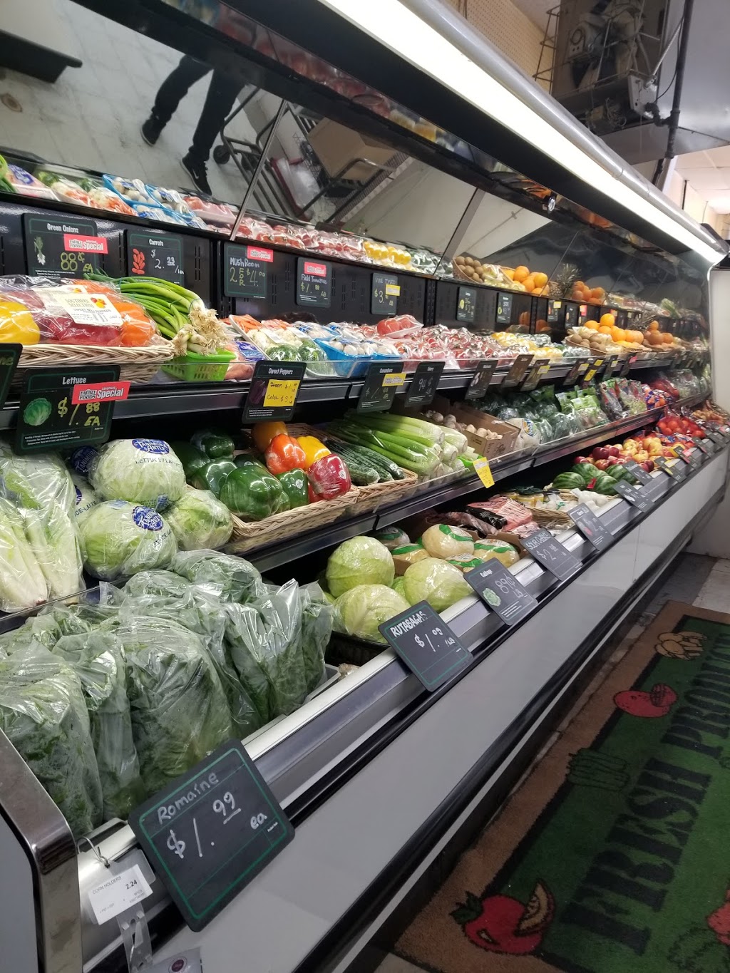 Wakaw Hometown Foods | 222 1 St S, Wakaw, SK S0K 4P0, Canada | Phone: (306) 233-5570