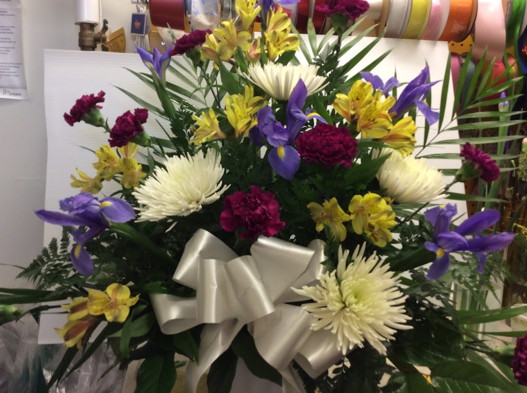 Kitchener Ontario Florist | 499 Lancaster St W, Kitchener, ON N2K 1L8, Canada | Phone: (519) 593-2332