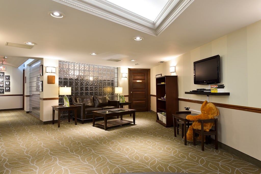 Cardinal Funeral Home - Annette | 92 Annette St, Toronto, ON M6P 1N6, Canada | Phone: (416) 762-8141
