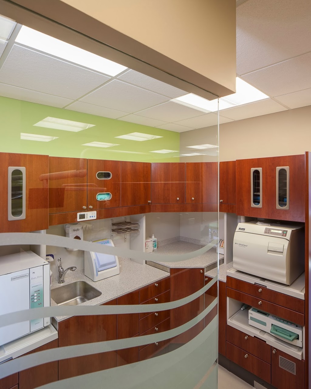 Bank Street Dentistry | 1189 Bank St, Ottawa, ON K1S 3X7, Canada | Phone: (613) 241-1010