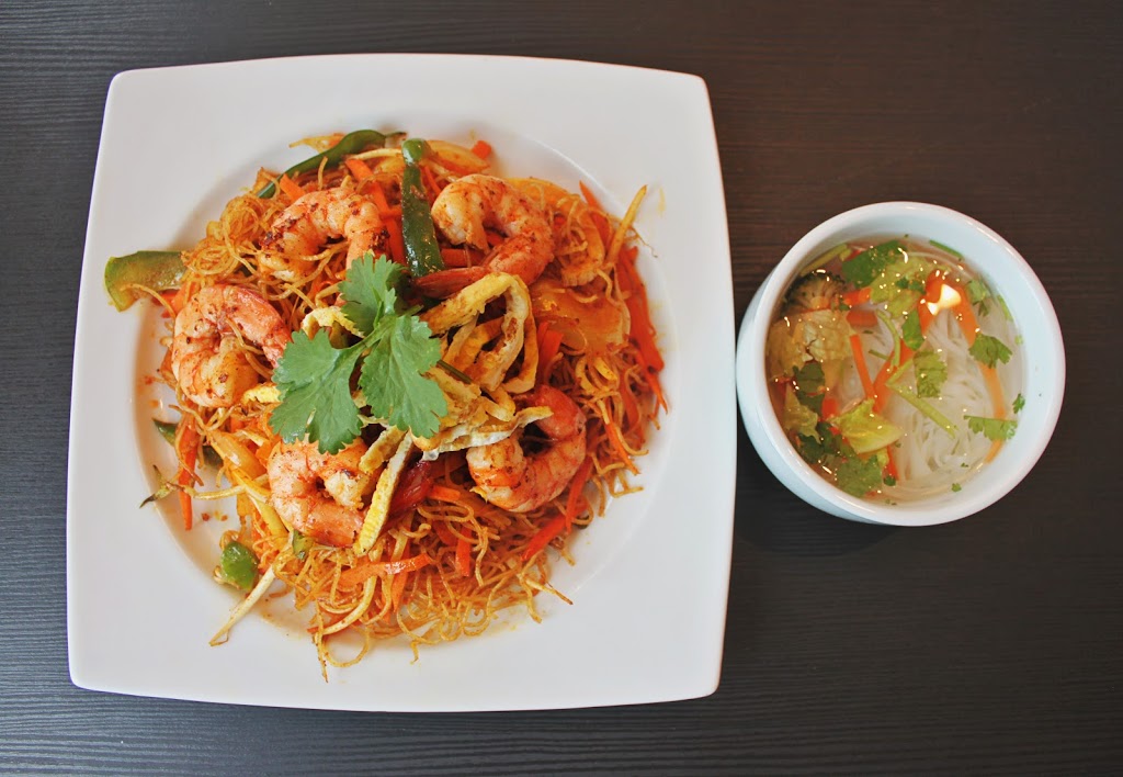 Viet Délices | 427 Boulevard Rosemont, Montréal, QC H2S 1Z2, Canada | Phone: (514) 279-8882
