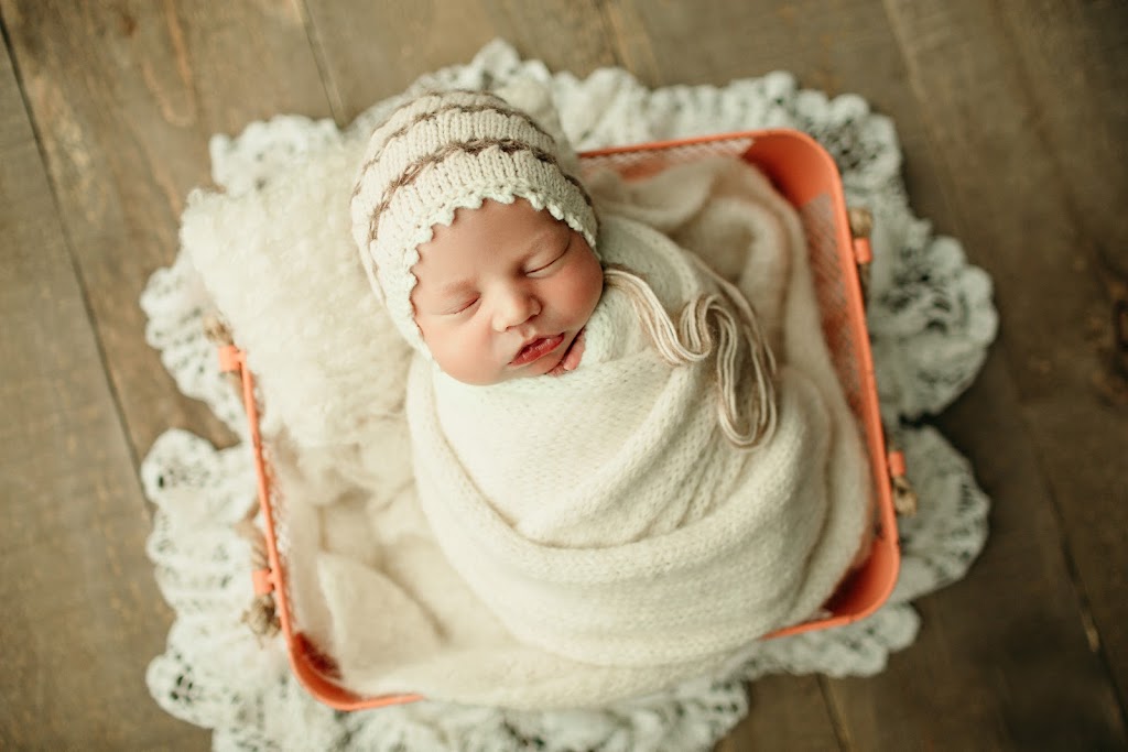 Crystal Lee Photography | 41 Panorama Ave, Lacombe, AB T4L 0J4, Canada | Phone: (403) 391-2429