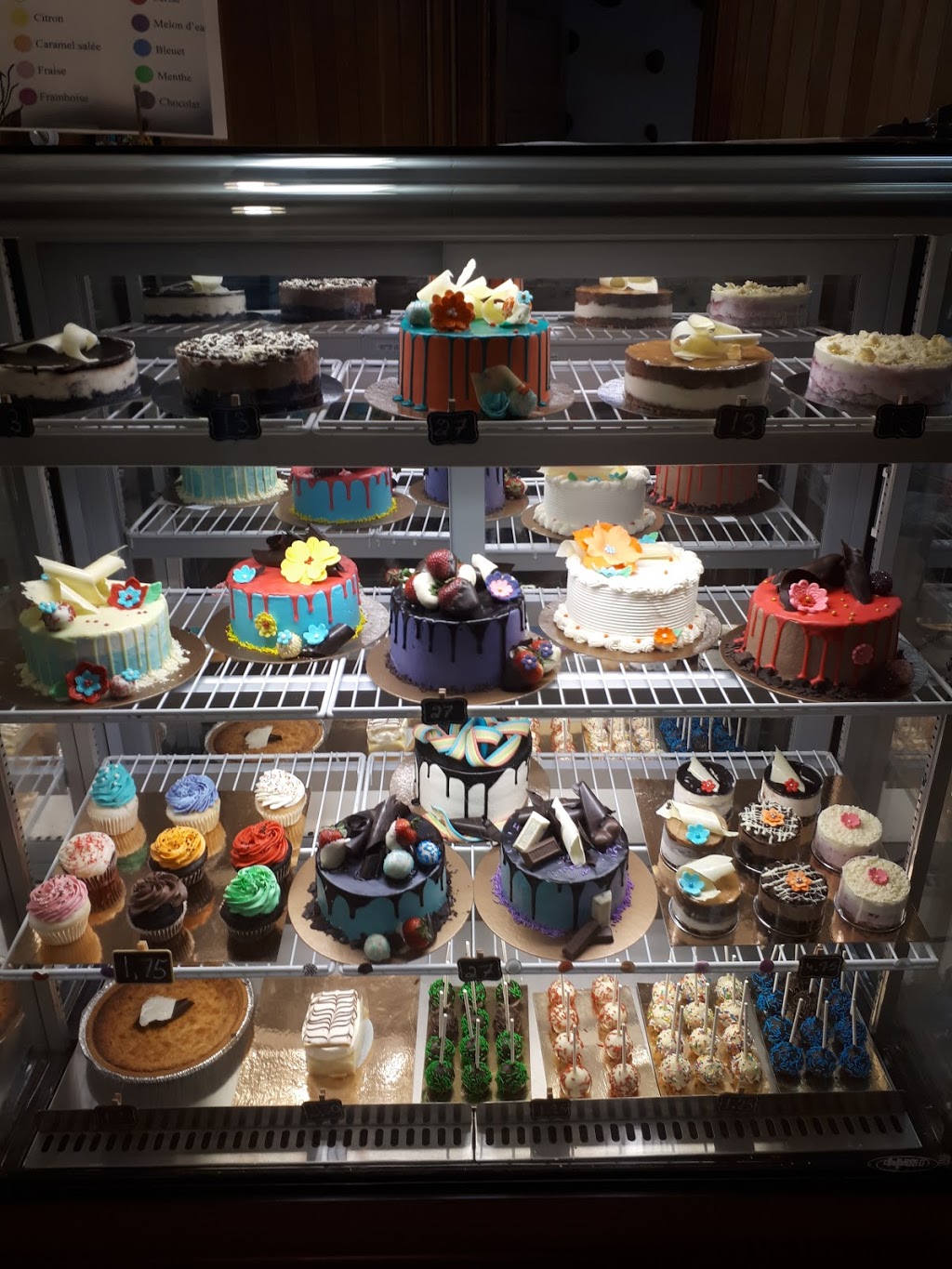 Gateaux Karine St-Gelais | 286 Rue Dupont, Pont-Rouge, QC G3H 1R1, Canada | Phone: (418) 875-0489