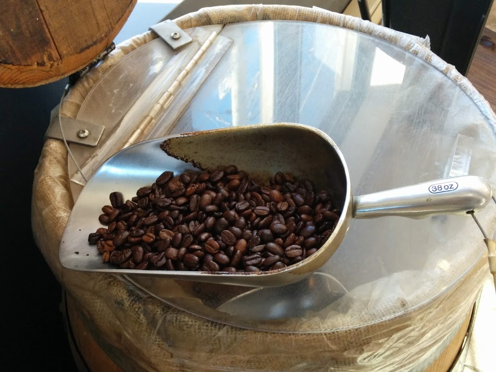 Café Moccaccino | 4945 Rue Notre-Dame Ouest, Montreal, QC H4C 1S9, Canada | Phone: (514) 989-8111