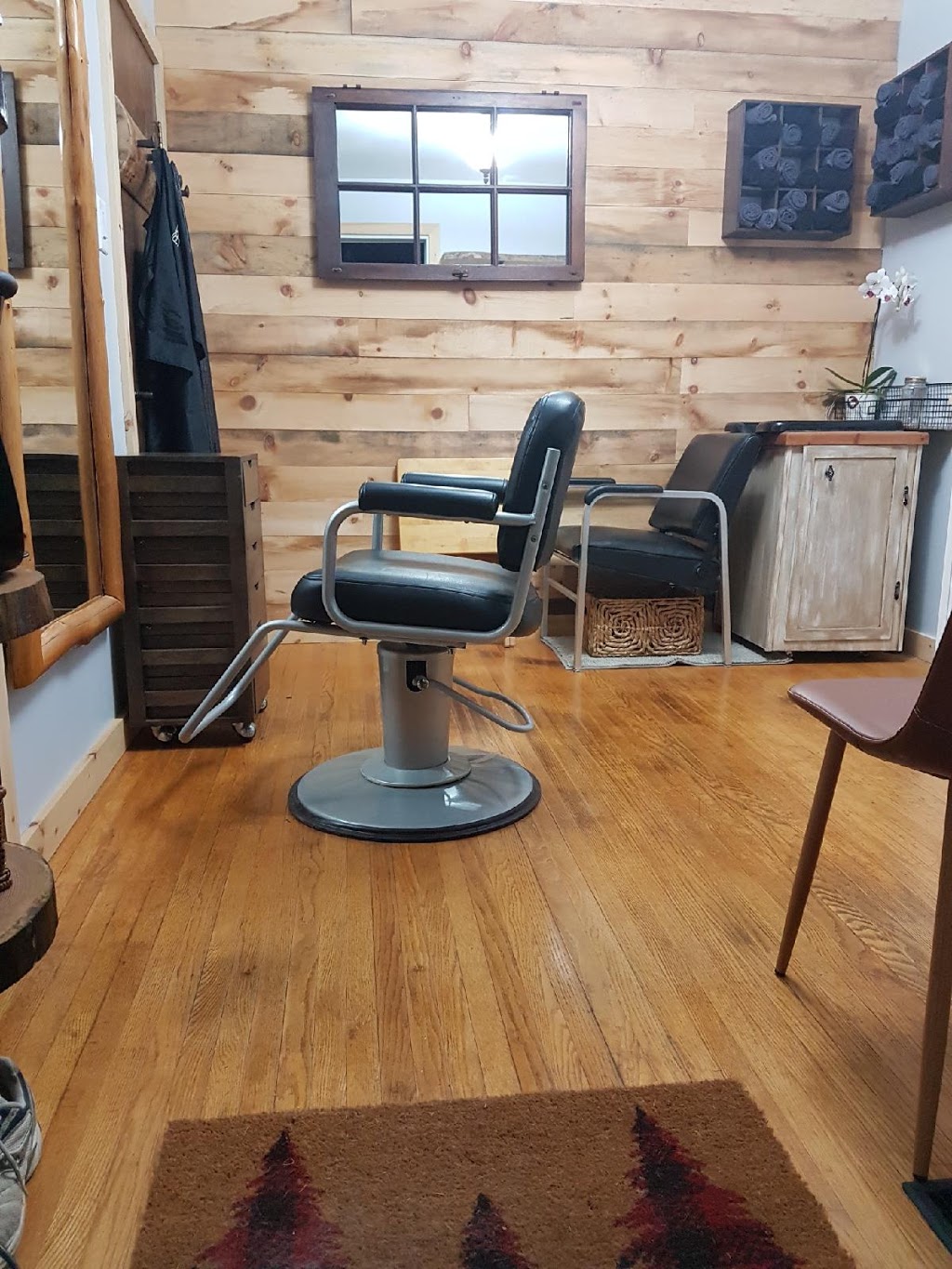 Ahead Above Salon | 37 Agnes St, Barrie, ON L4M 2S3, Canada | Phone: (705) 809-1242