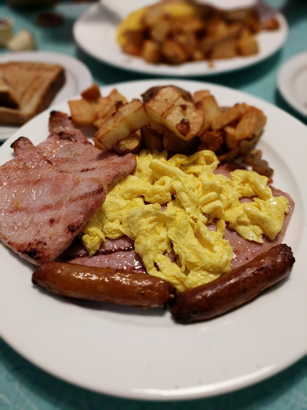 Times Square Diner | 531 Wilson Heights Blvd, North York, ON M3H 2V7, Canada | Phone: (416) 630-7696