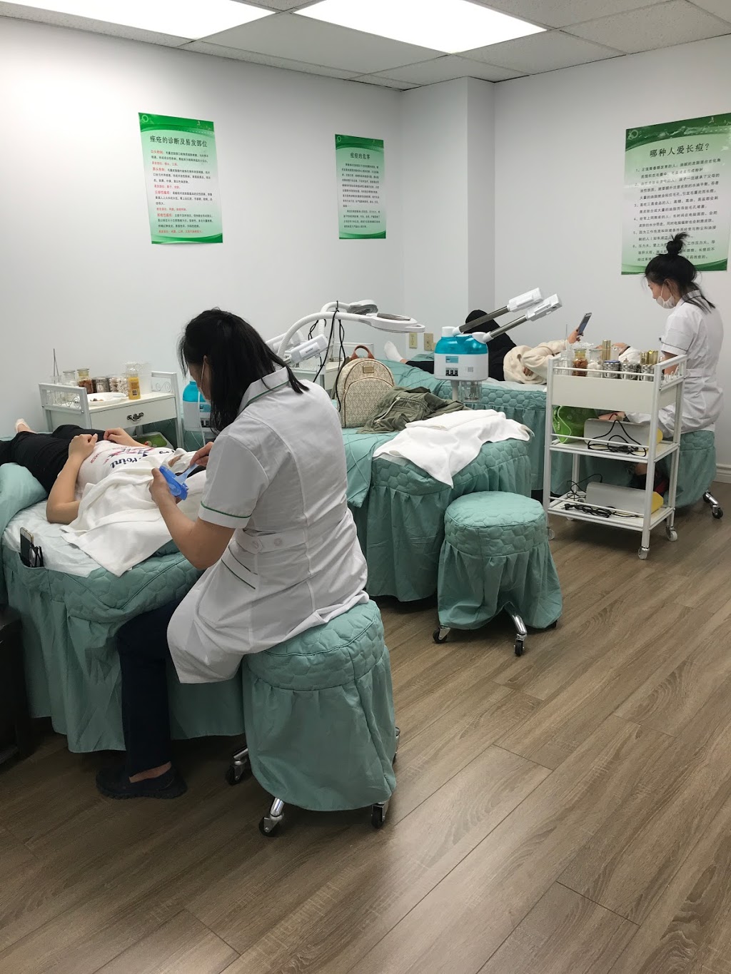 专业祛痘 Z&K Acne Treatment Center | 5440 Yonge St, North York, ON M2N 5R8, Canada | Phone: (647) 646-8888