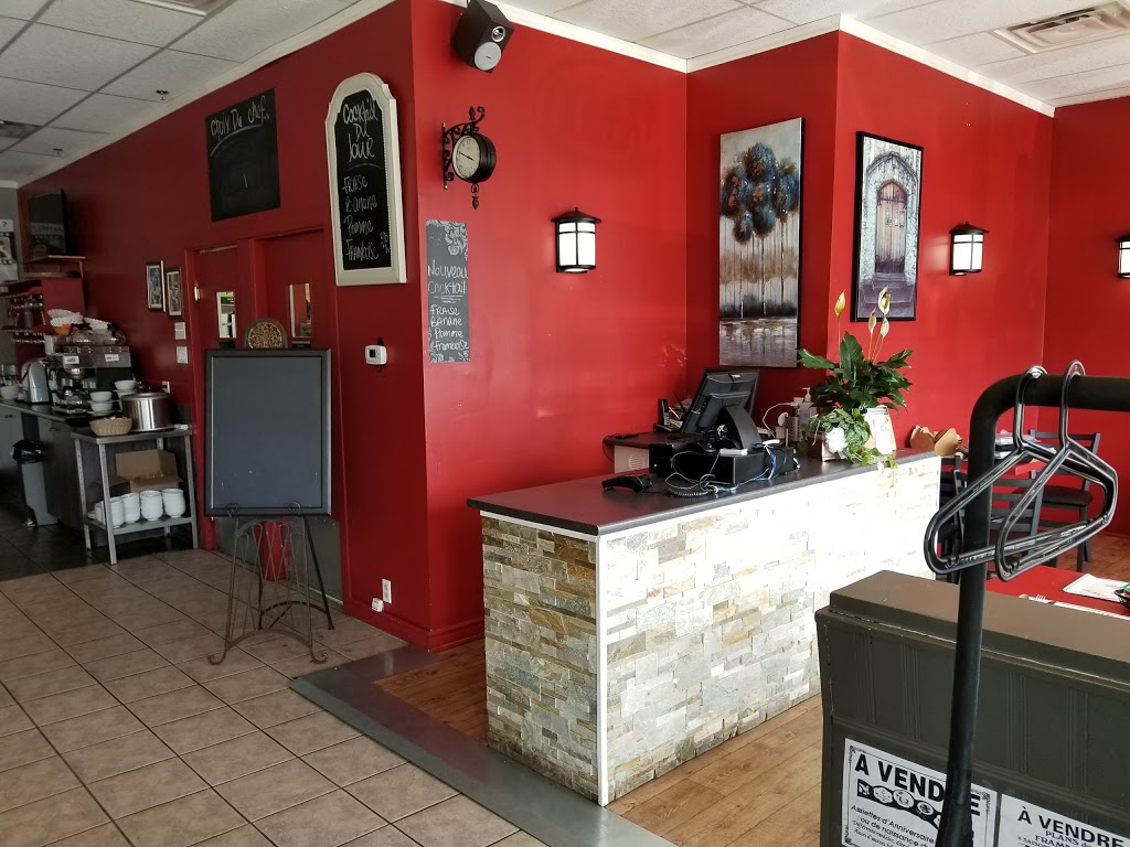 Crêperie Du Village | 801 Avenue de lAbbé Théoret Local 4 & 5, Sainte-Julie, QC J3E 1N8, Canada | Phone: (450) 338-4939