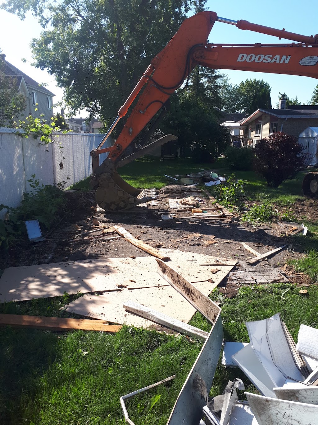 Excavation Chanthier | 841 Rue de la Mécatina, Terrebonne, QC J6W 0B6, Canada | Phone: (514) 771-1081