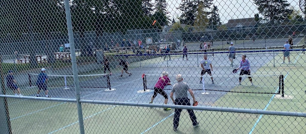 Centennial Park Tennis & PICKLEBALL Courts | 2T1, 14749 Vine Ave, White Rock, BC V4B 2T2, Canada | Phone: (604) 541-2199