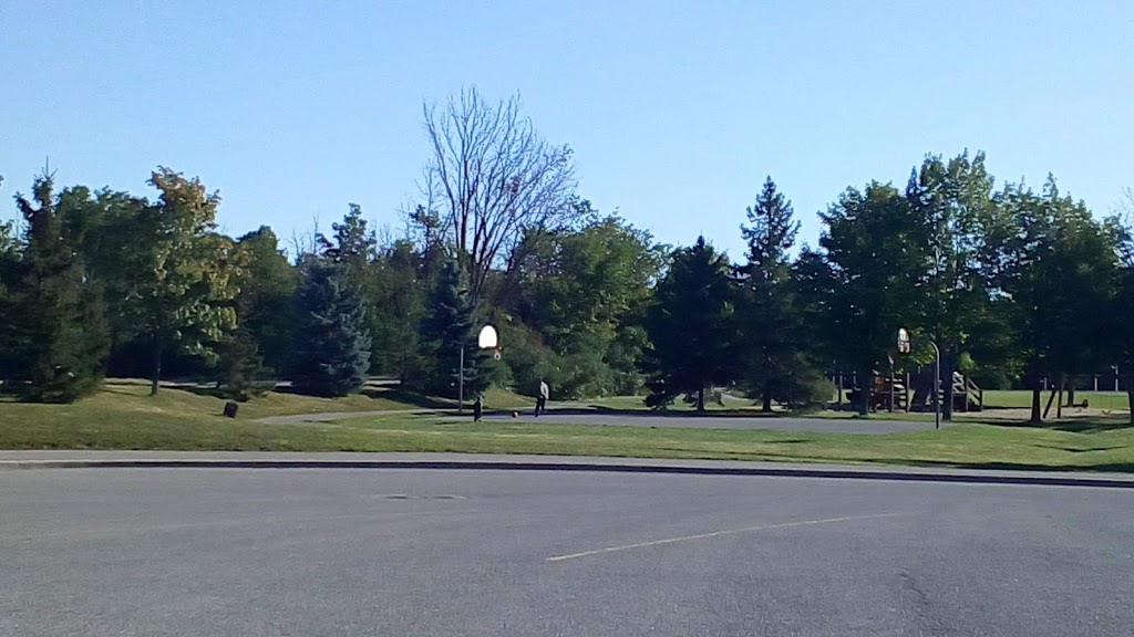 Whalen Park | 5115 Kanata Ave, Kanata, ON K2K 3K5, Canada | Phone: (866) 261-9799