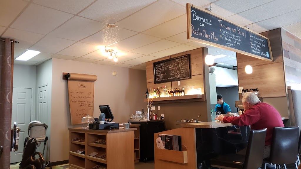 Resto Chez Méo | 884 Rue des Pionniers, Saint-Séverin, QC G0N 1V0, Canada | Phone: (418) 426-1107