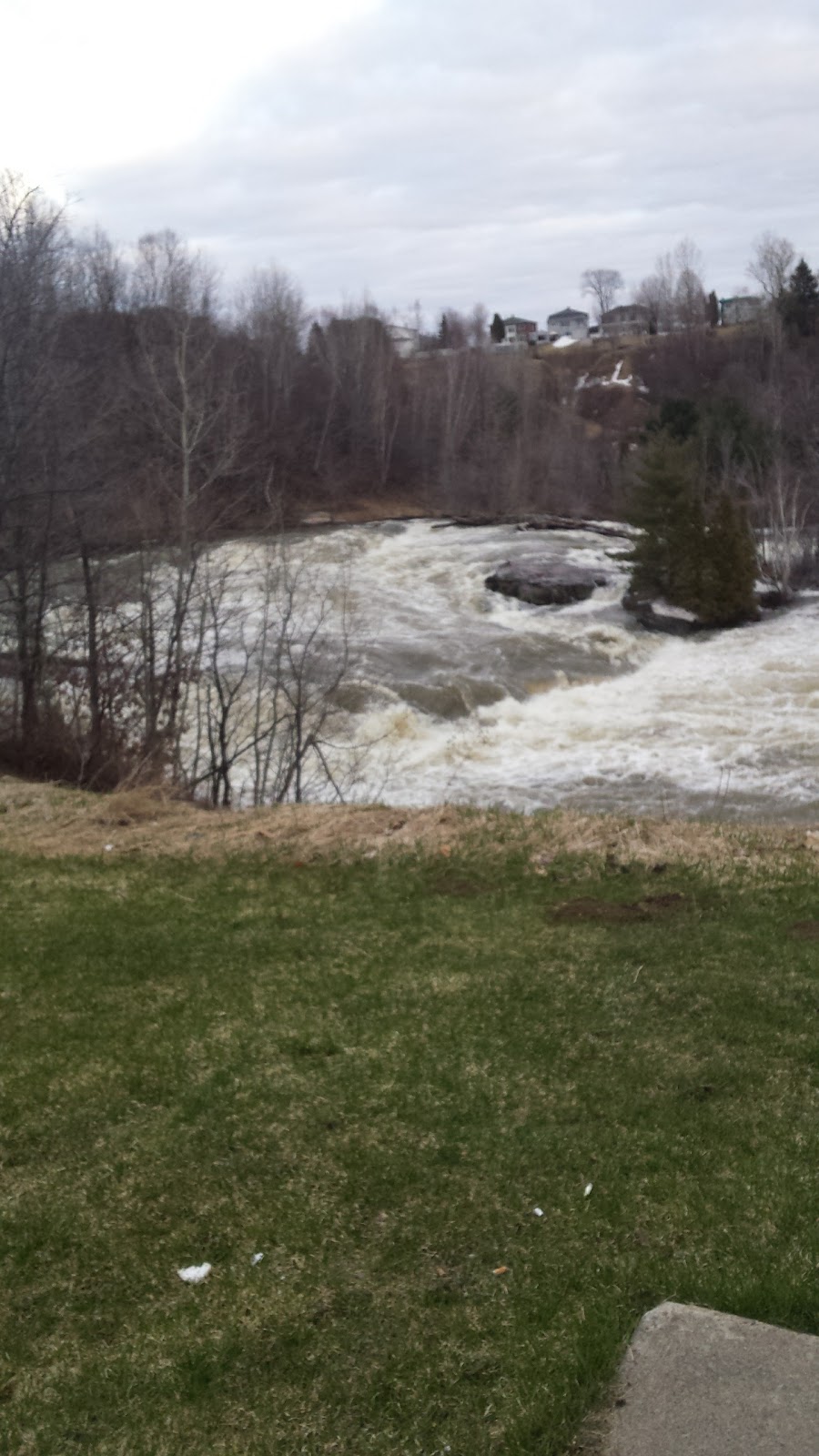 Sentier Rivière Shawinigan | 2812 Rue Trudel, Shawinigan, QC G9N 6T6, Canada