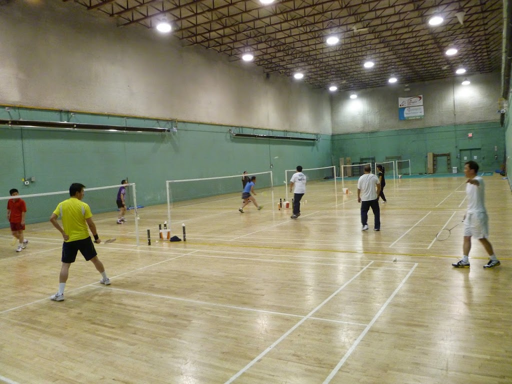 K-W Badminton Club Inc | 69 Agnes St, Kitchener, ON N2G 2E9, Canada | Phone: (519) 742-1844